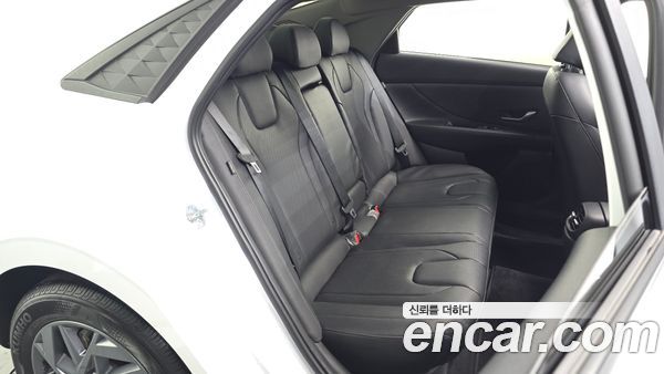 Hyundai Elantra 2024, фото 18