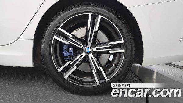 BMW 3 Series 2024, фото 5