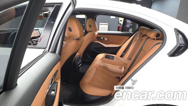BMW 3 Series 2024, фото 18