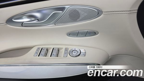 Genesis GV70 2025, фото 13