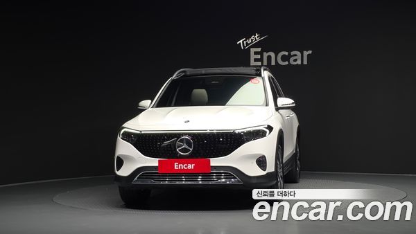 Mercedes-Benz EQB 2026, фото 3
