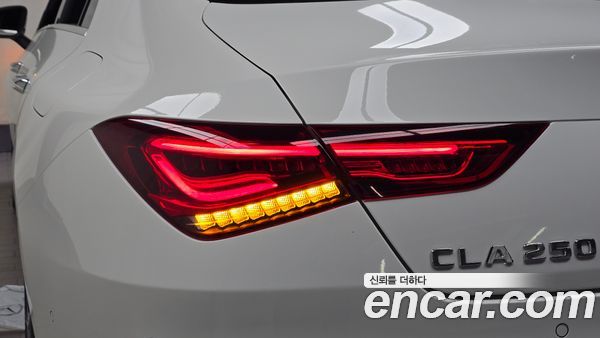 Mercedes-Benz CLA 2023, фото 8