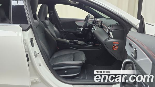 Mercedes-Benz CLA 2023, фото 15