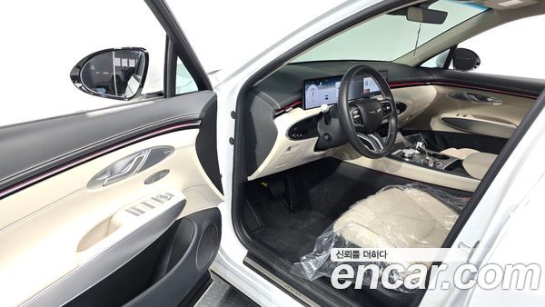 Genesis GV70 2025, фото 13