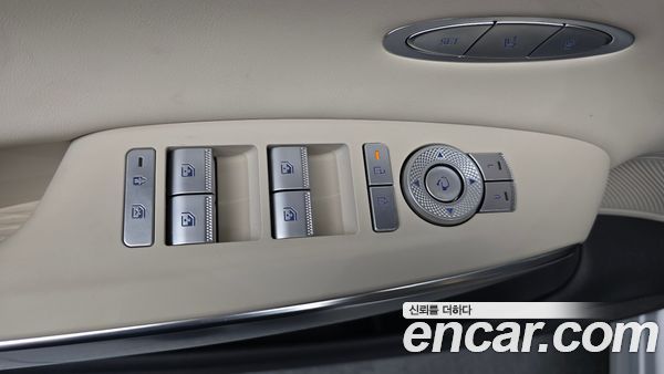 Genesis GV70 2025, фото 25