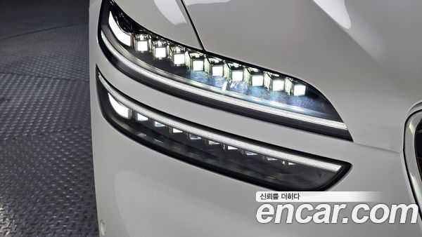 Genesis GV70 2025, фото 8