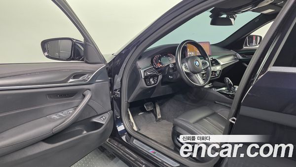 BMW 5 Series 2022, фото 10