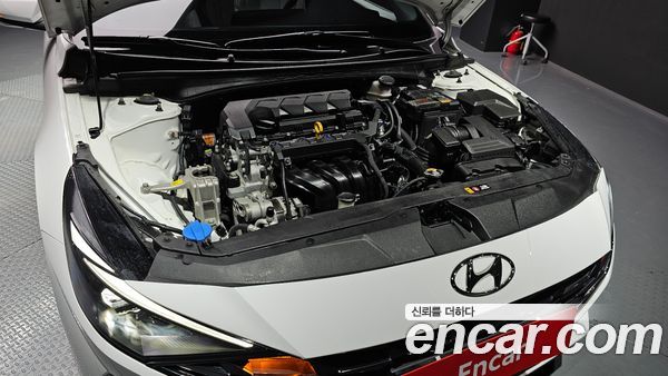 Hyundai Elantra 2023, фото 6