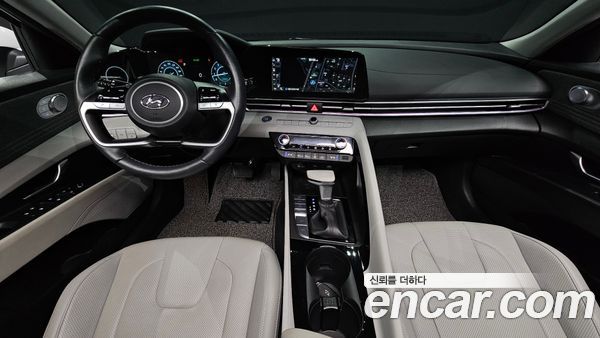 Hyundai Elantra 2023, фото 10