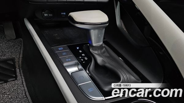 Hyundai Elantra 2023, фото 12
