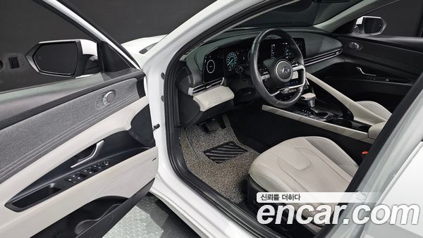 Hyundai Elantra 2023, фото 13