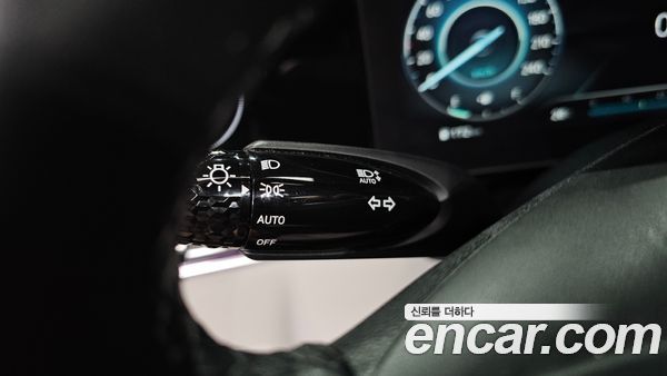 Hyundai Elantra 2023, фото 24