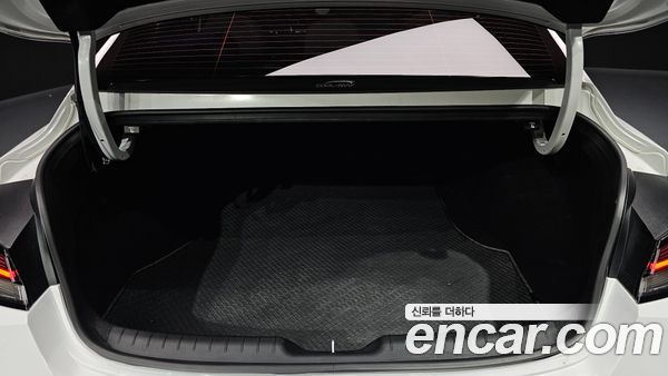 Hyundai Elantra 2023, фото 26