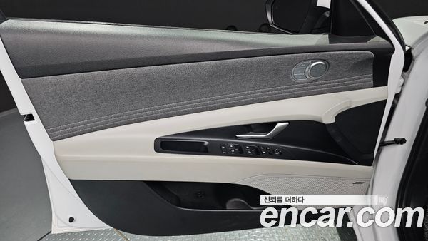 Hyundai Elantra 2023, фото 14