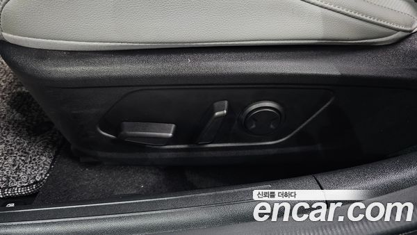 Hyundai Elantra 2023, фото 32