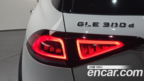 Mercedes-Benz GLE 2022, фото 9