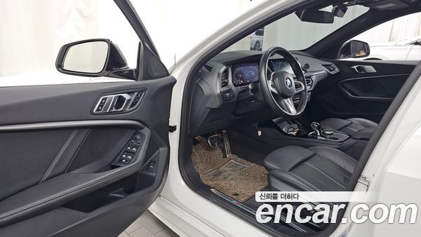BMW 1 Series 2022, фото 13