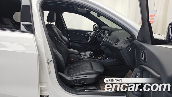 BMW 1 Series 2022, фото 17