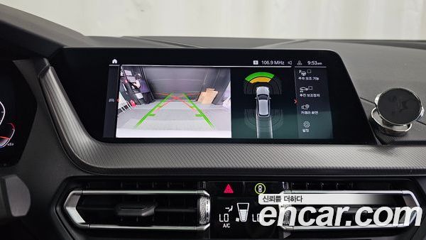 BMW 1 Series 2022, фото 21