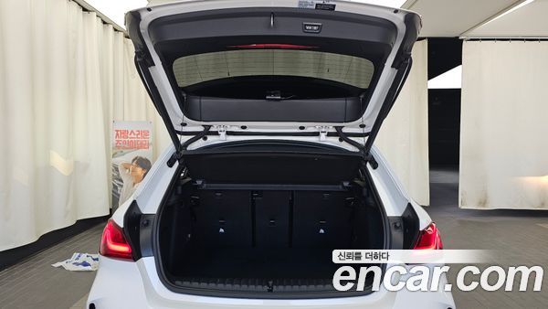 BMW 1 Series 2022, фото 26