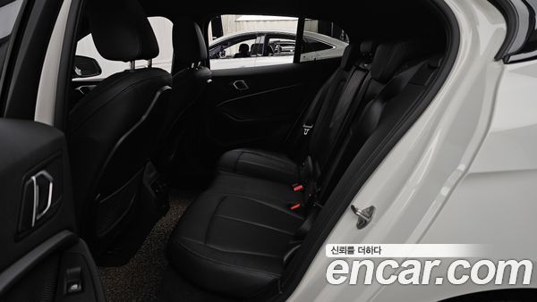 BMW 1 Series 2022, фото 16