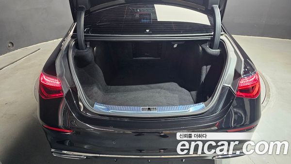 Mercedes-Benz S-Class 2022, фото 32