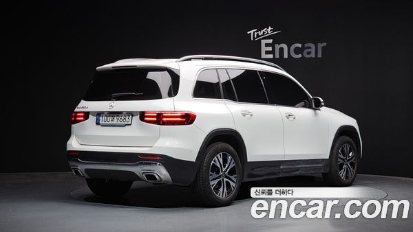 Mercedes-Benz GLB 2024, фото 2