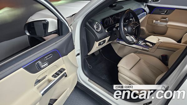 Mercedes-Benz GLB 2024, фото 13