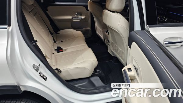 Mercedes-Benz GLB 2024, фото 17