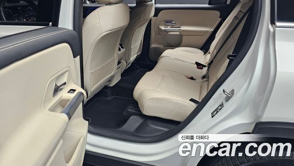 Mercedes-Benz GLB 2024, фото 18