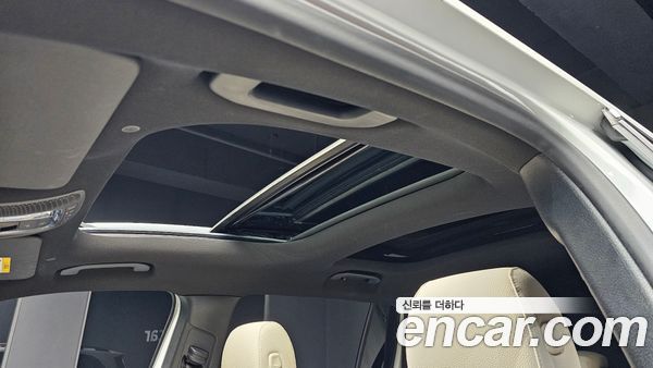 Mercedes-Benz GLB 2024, фото 24