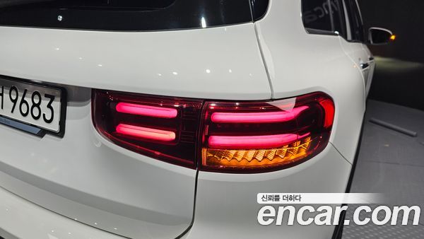 Mercedes-Benz GLB 2024, фото 9