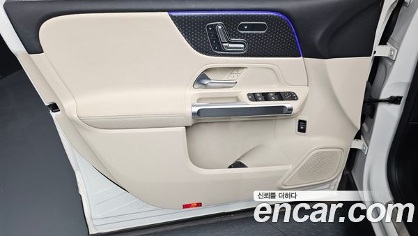 Mercedes-Benz GLB 2024, фото 14