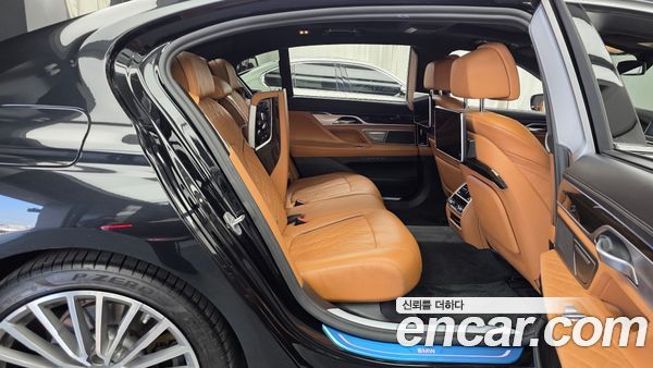 BMW 7 Series 2021, фото 18