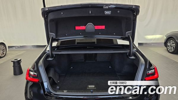BMW 7 Series 2021, фото 26