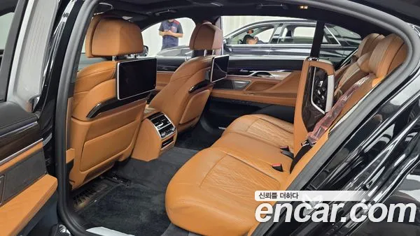 BMW 7 Series 2021, фото 16