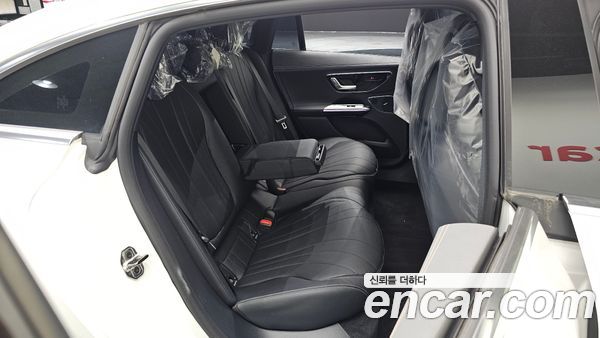 Mercedes-Benz EQE 2024, фото 17