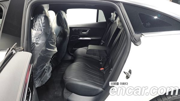 Mercedes-Benz EQE 2024, фото 18