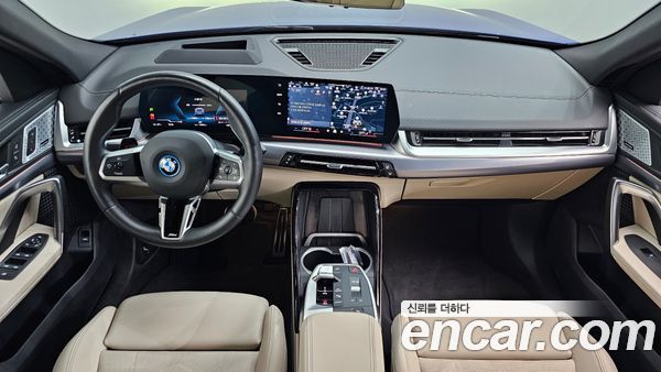 BMW iX2 2024, фото 9