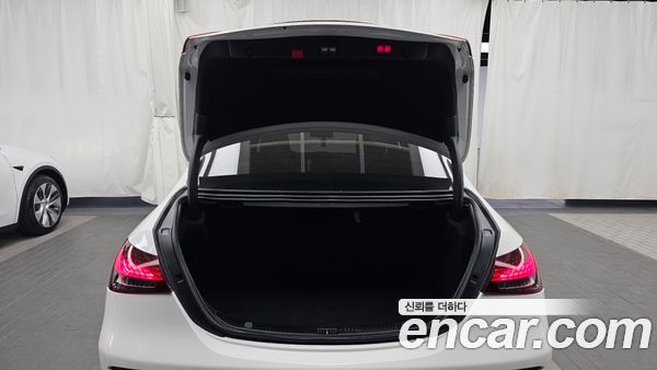 Mercedes-Benz E-Class 2021, фото 25