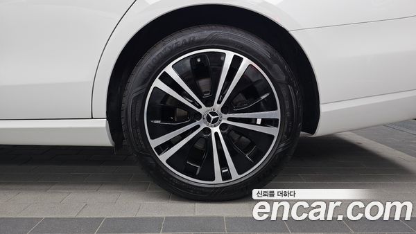 Mercedes-Benz E-Class 2021, фото 6