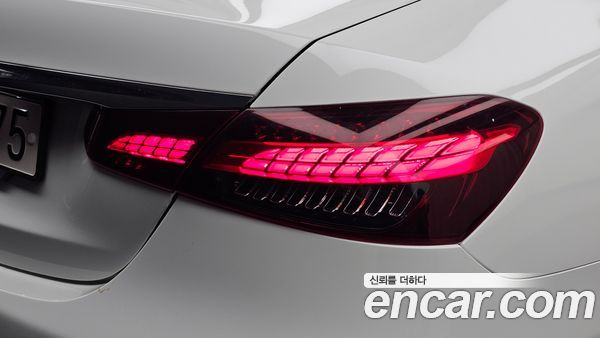Mercedes-Benz E-Class 2021, фото 8