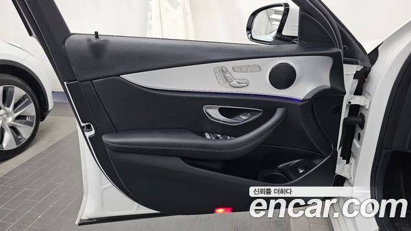 Mercedes-Benz E-Class 2021, фото 13
