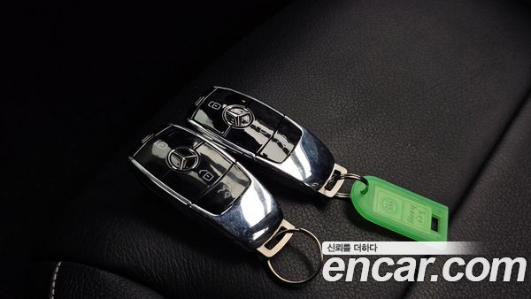 Mercedes-Benz E-Class 2021, фото 33