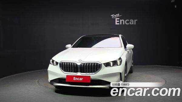 BMW 5 Series 2025, фото 2