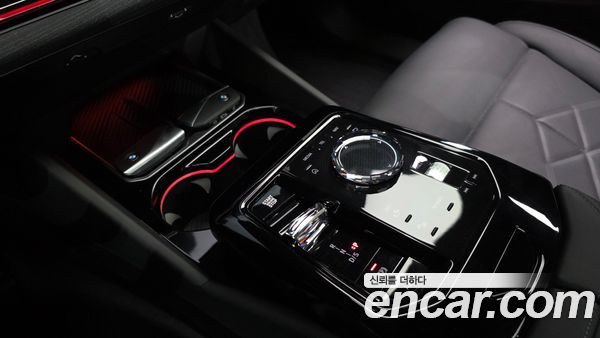 BMW 5 Series 2025, фото 11