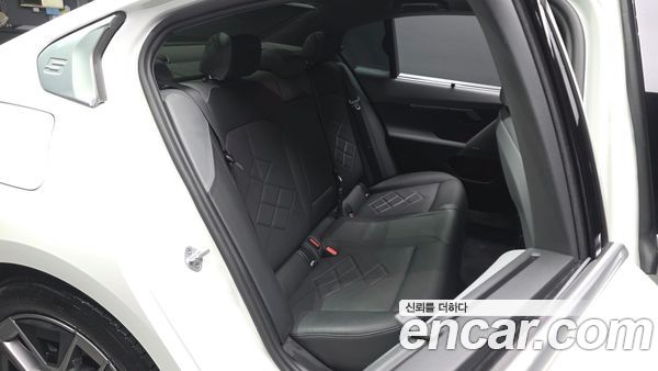 BMW 5 Series 2025, фото 17