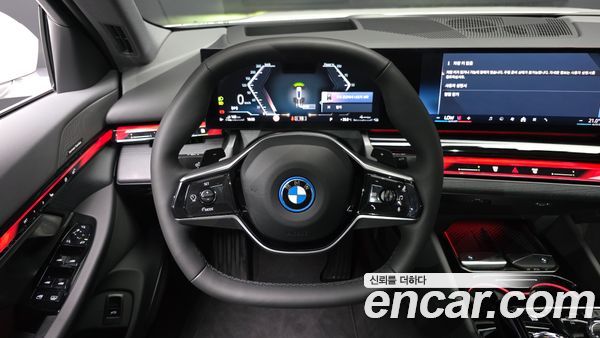 BMW 5 Series 2025, фото 19