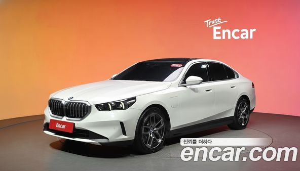 BMW 5 Series 2025, фото 35