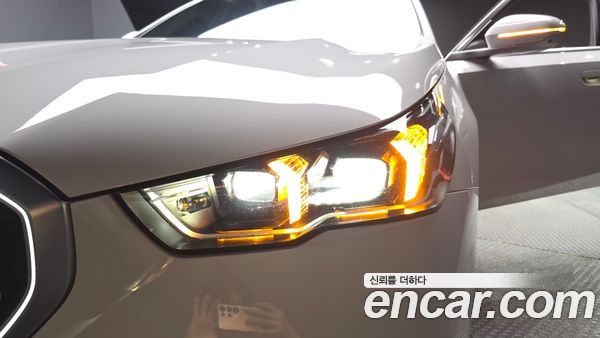 BMW 5 Series 2025, фото 7